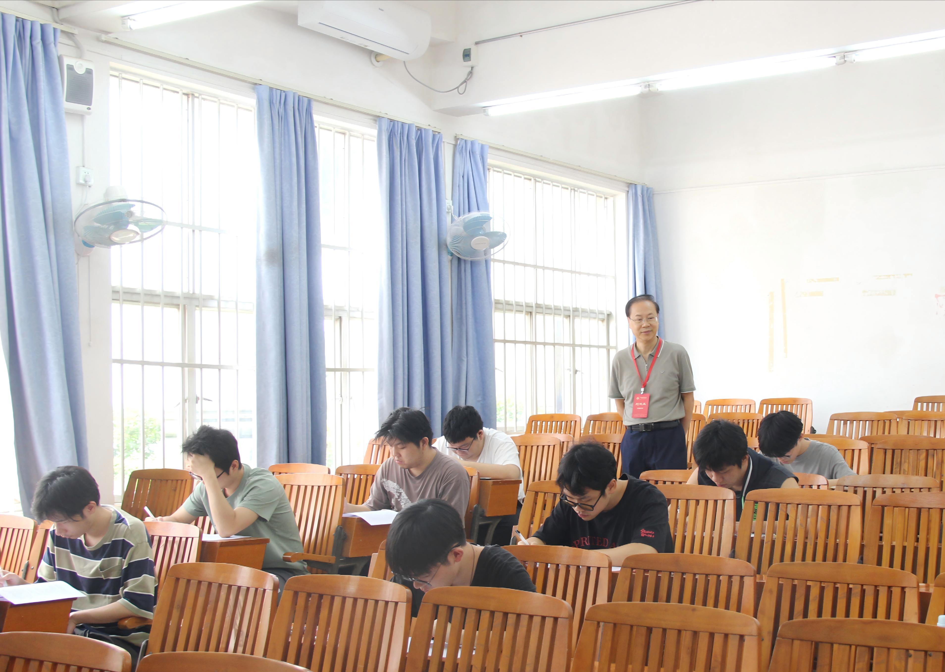 刘灵光副书记2.jpg 英国上市公司365