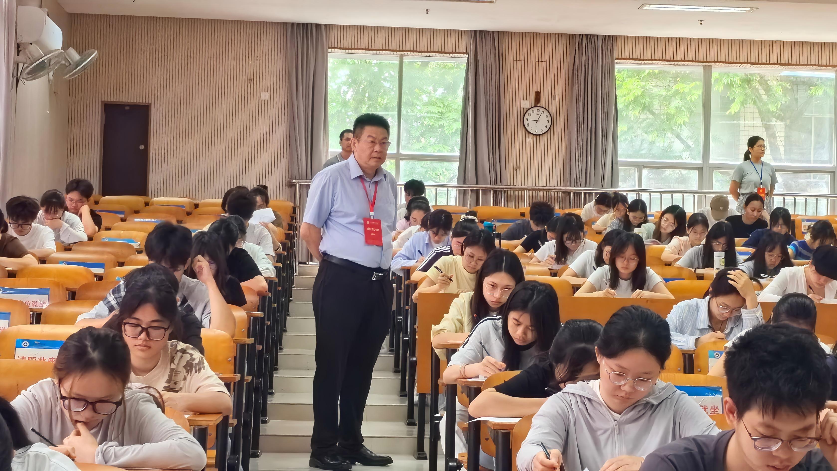 唐卫中副校长(1).jpg 英国上市公司365