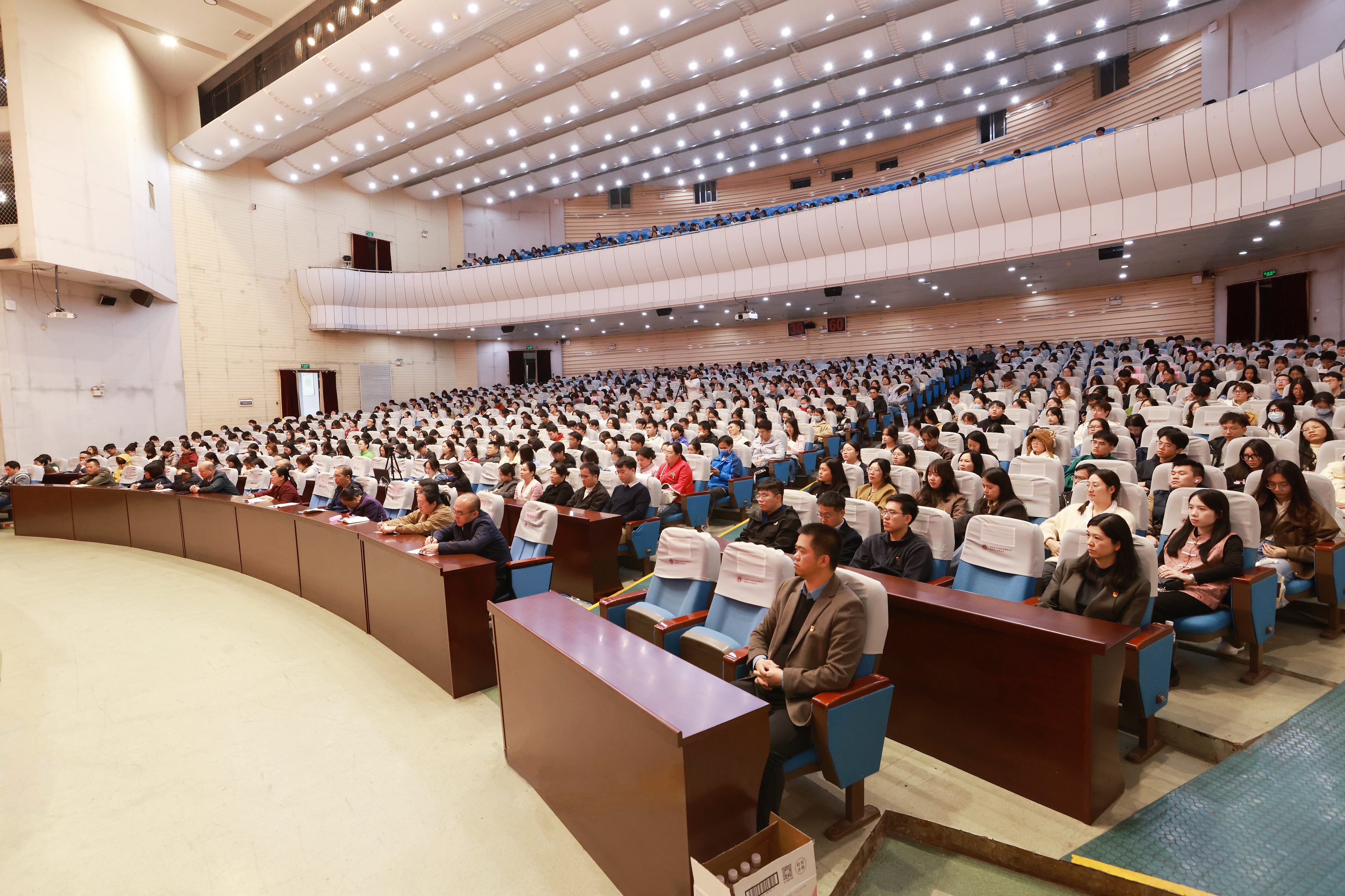 英国上市公司365