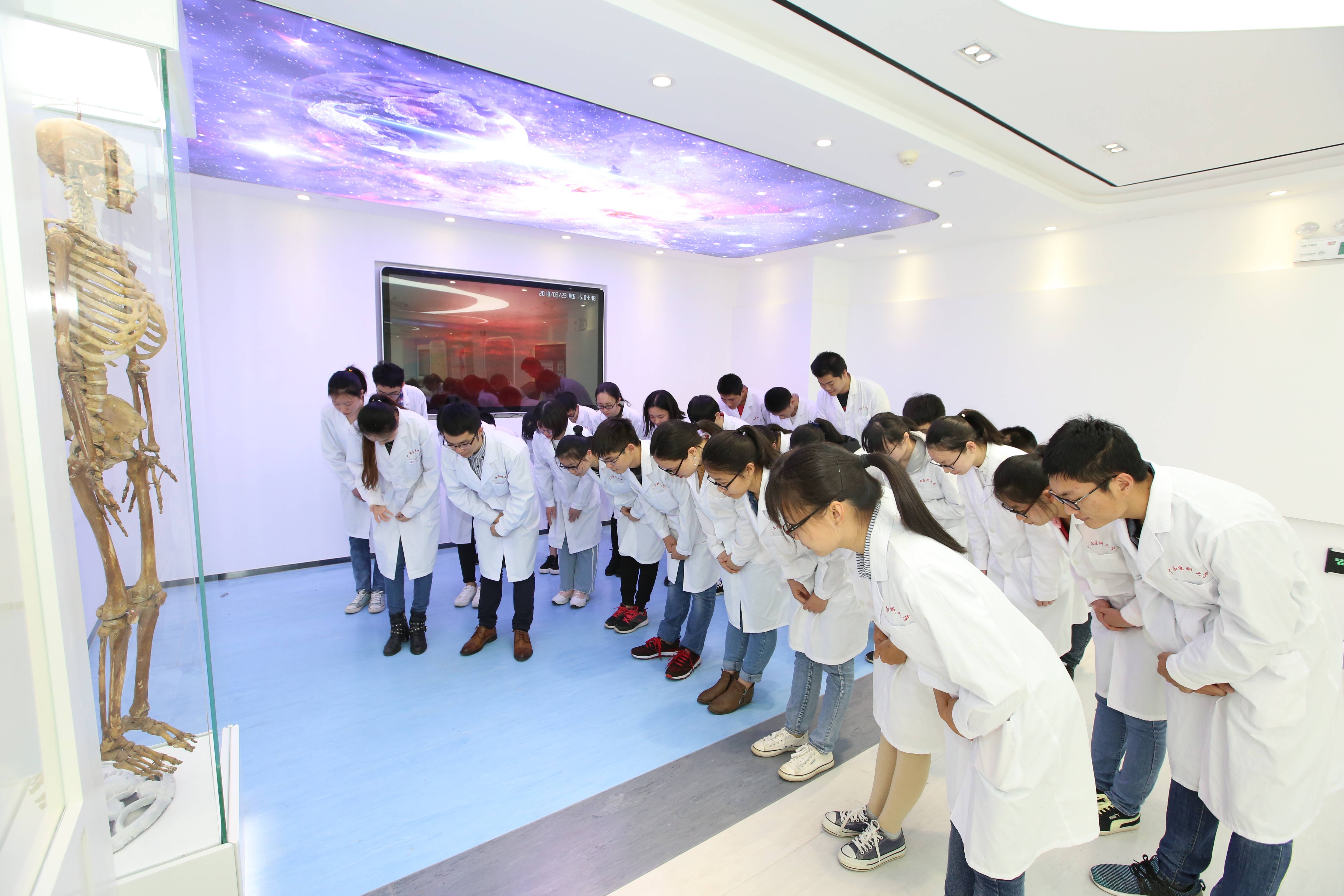 英国上市公司365