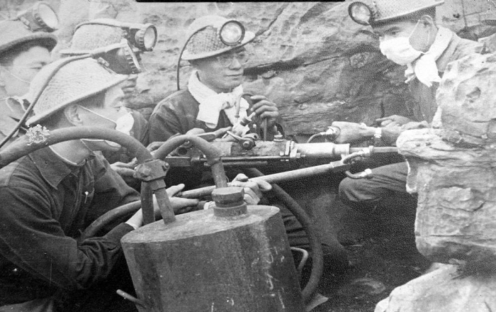 广西医学院师生深入厂矿调研.png 英国上市公司365